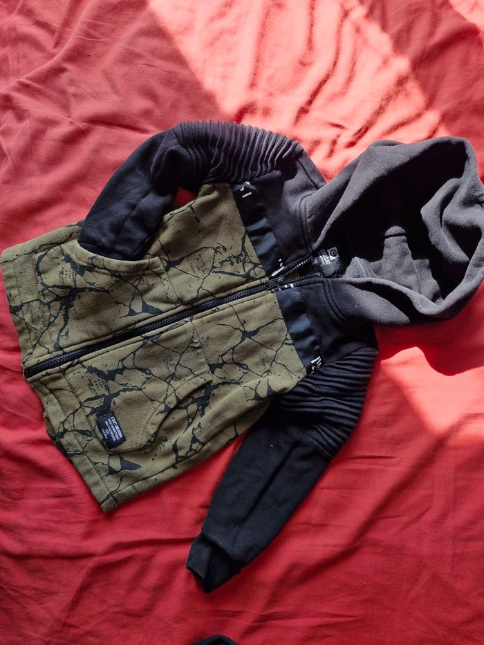 2 vestes zippées à capuche - photo numéro 7