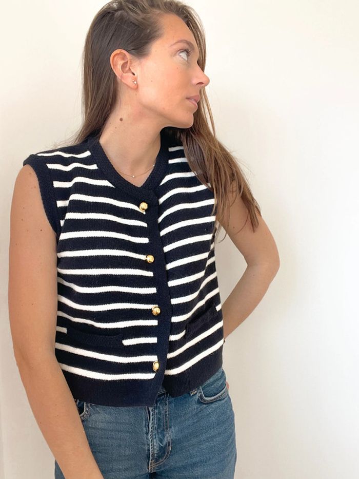 🌟 Gilet sans manches à rayures blanc et noir avec boutons dorés - photo numéro 8