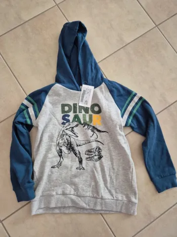 Sweat vertbaudet neuf avec étiquette