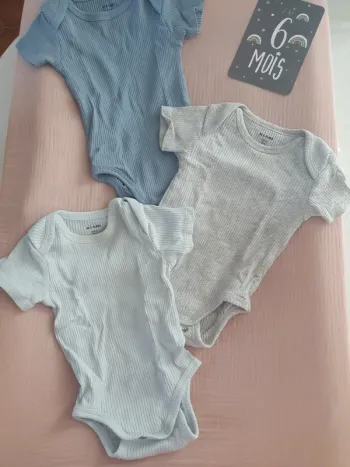 Bodies manches courtes 6 mois
