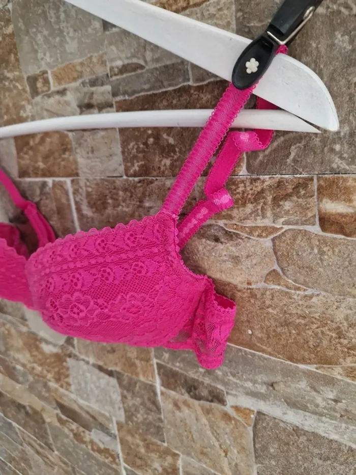 1 soutien-gorge rose taille 85 B marque ETAM - photo numéro 2