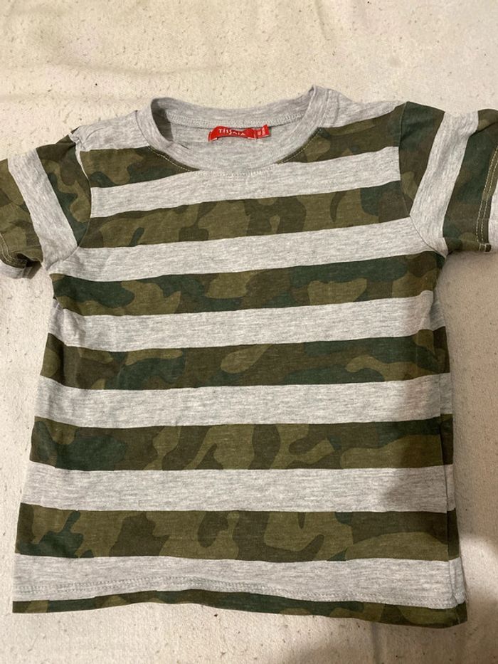 Tee shirt couleur armée taille 4 ans