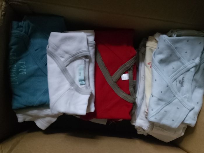 Gros lot bodies 1 mois