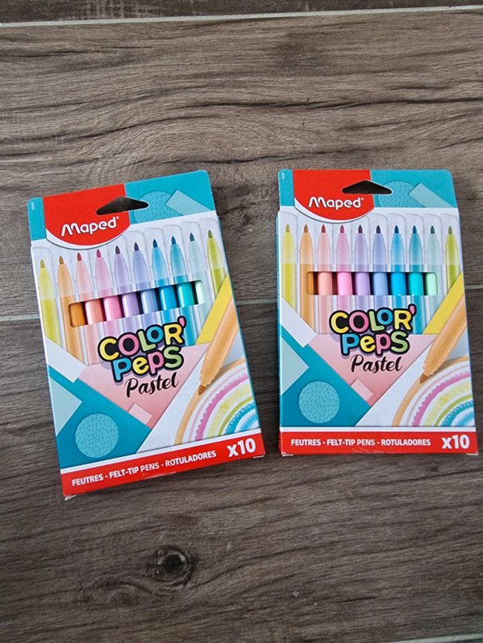 Lot de feutres pastels