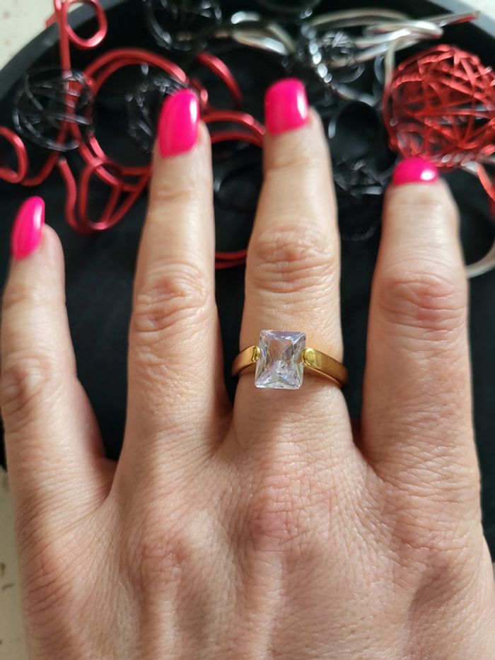 Bague taille 8 acier inoxydable doré et pierre zircone cubique - photo numéro 2