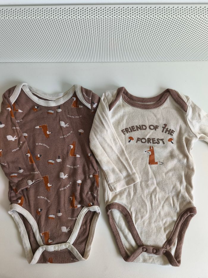 Lot de 7 bodies 1 mois - photo numéro 4