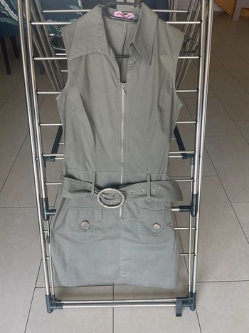Robe kaki