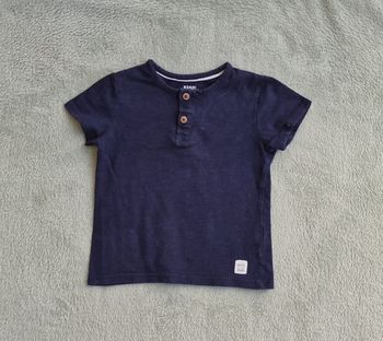 T-shirt bleu marine Kiabi 24 mois, très bon état