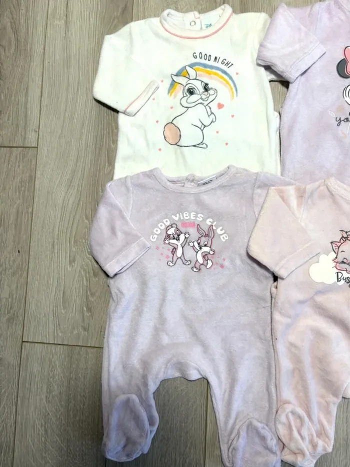 Lot pyjama velours Disney 1mois fille - photo numéro 2