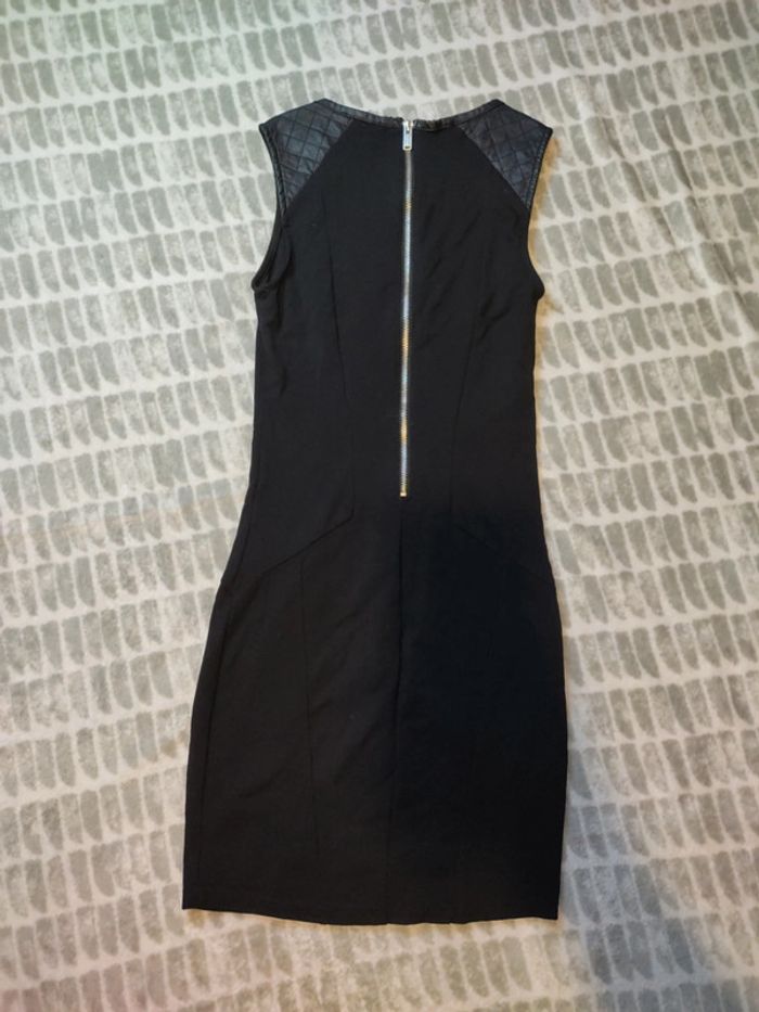 Robe zippé noir moulante Bershka taille S 36 - photo numéro 5