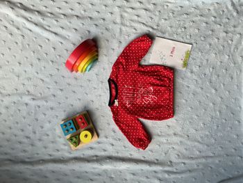 teeshirt manches longues rouge à pois blanc inscription devant 3 mois tissaia