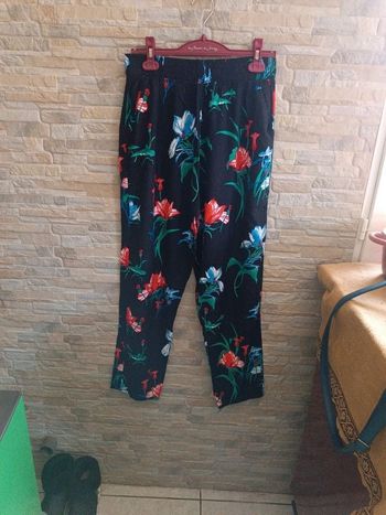 Pantalon léger noir à fleurs 40