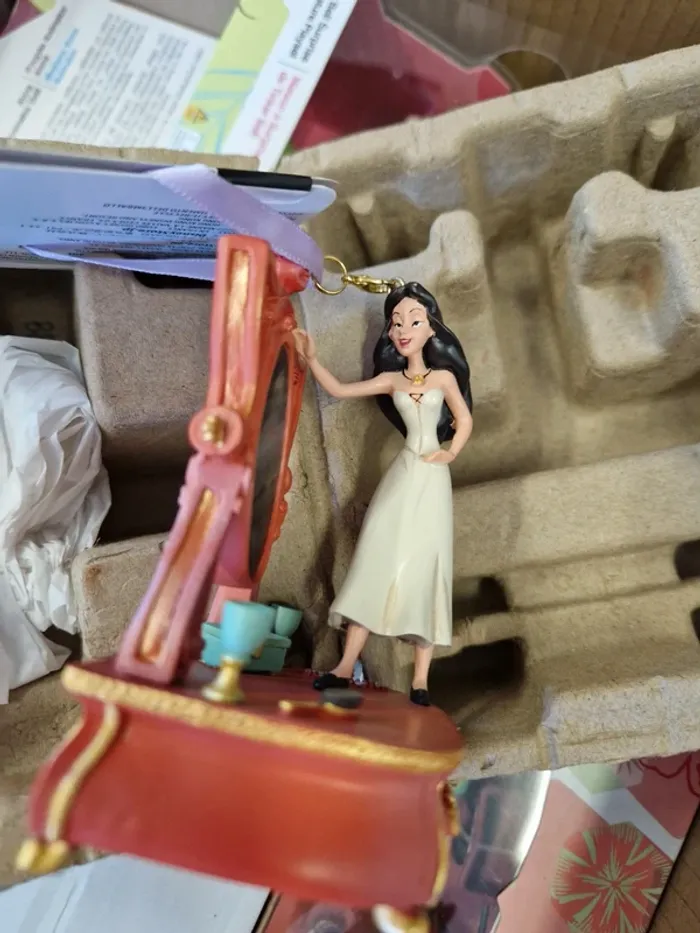 D216 - lot de 7 articles disney. poupées et figurines valeur environ 197€ - photo numéro 5