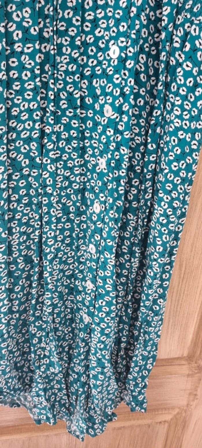 Robe fleurie vert foncé - photo numéro 6