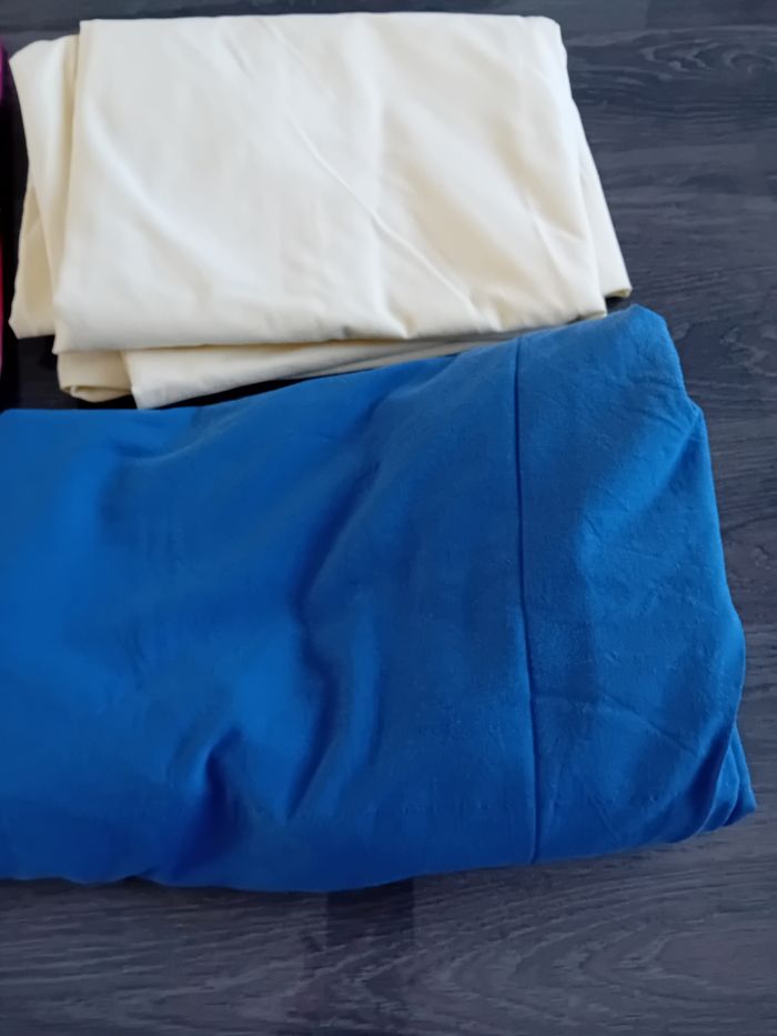 Lot draps housses 2 personnes et 2 taies d oreillers  depareillees - photo numéro 2