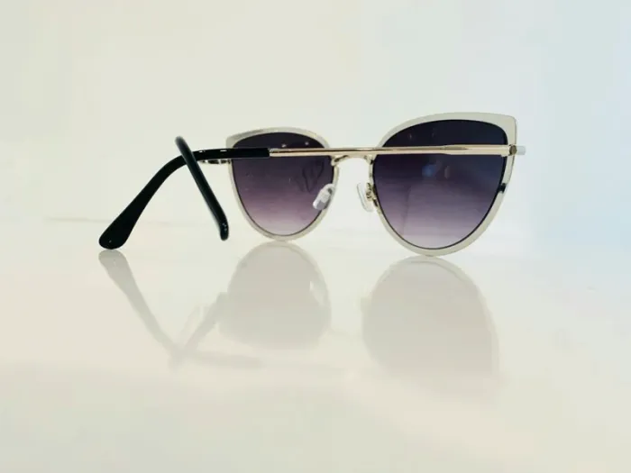 Lunette de soleil femme cats argentée et noire verres dégradés uvprotection catégorie 3 - photo numéro 4