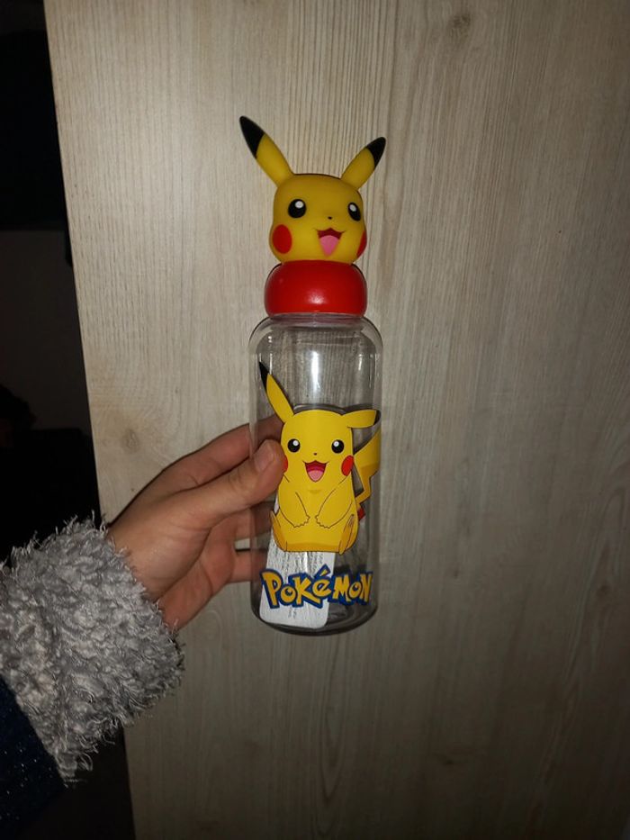 Gourde neuve pokemon pikachu