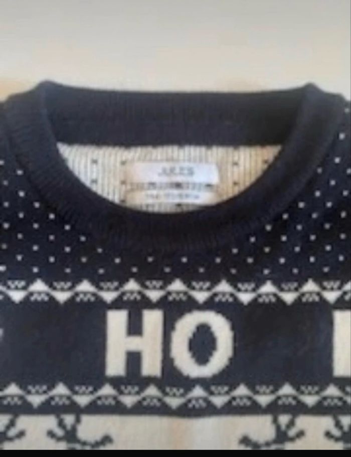 Pulls TRES BON ÉTAT pour garçon taille 7/8 ans couleurs noir et blanc thème de Noël 🦌 - photo numéro 8