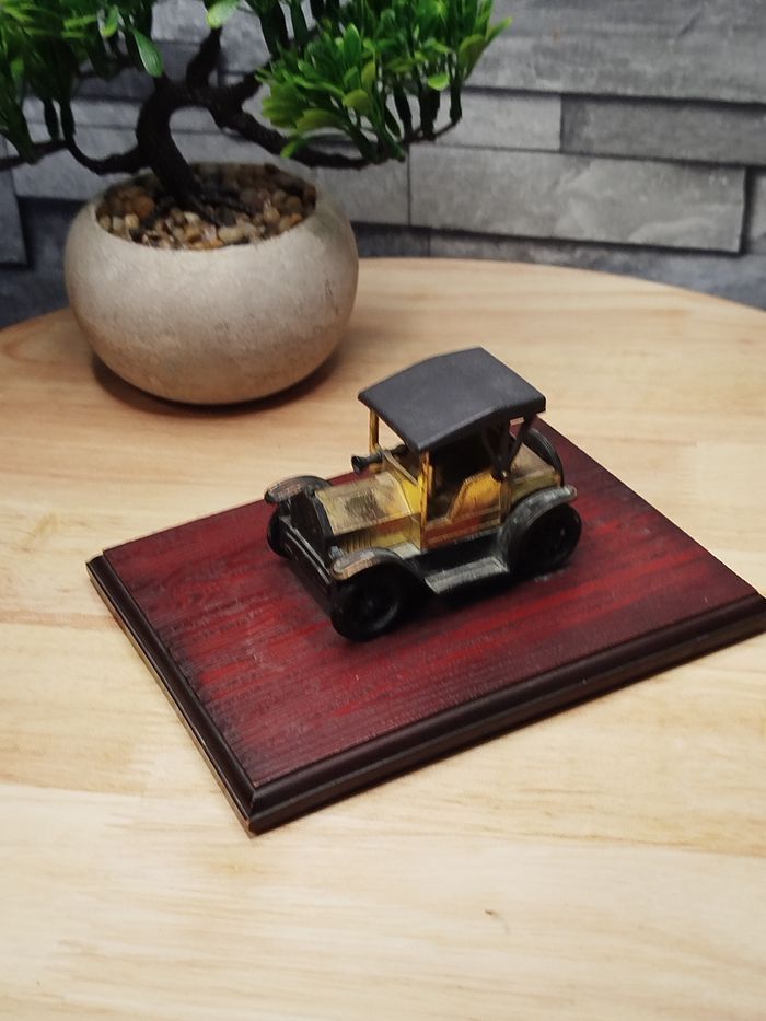 Voiture ford 1917 sur plaque - photo numéro 2