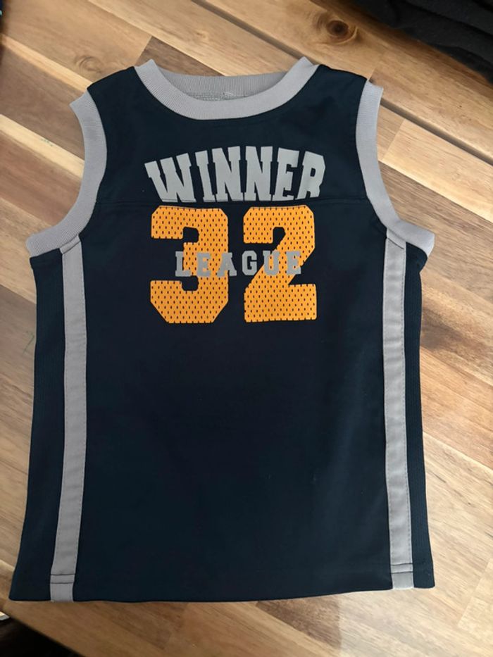 T shirt basket