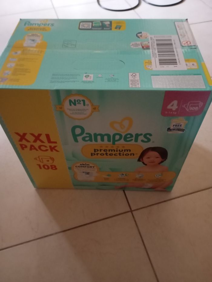 Pack xxl de Pampers premium protection taille 4 neuf