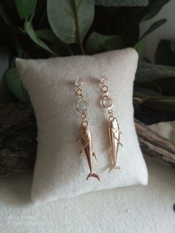Boucles d'oreilles bohèmes poissons et pierres de cristal de quartz
