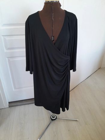 Robe noire neuve drapée extensible Larah createur