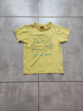 T-shirt garçon taille 8 ans.