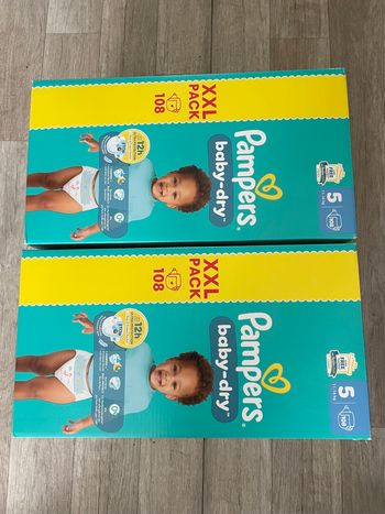 Mega pack x×l 216 couches pampers babydry taille 5 neuf