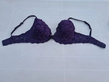 Soutien gorge violet et strass T 80 C