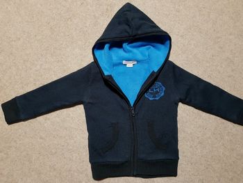 Superbe gilet neuf tout chaud et molletonné 3ans