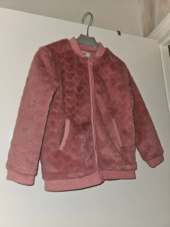 Veste vieux rose style fourrure C&A 6 ans