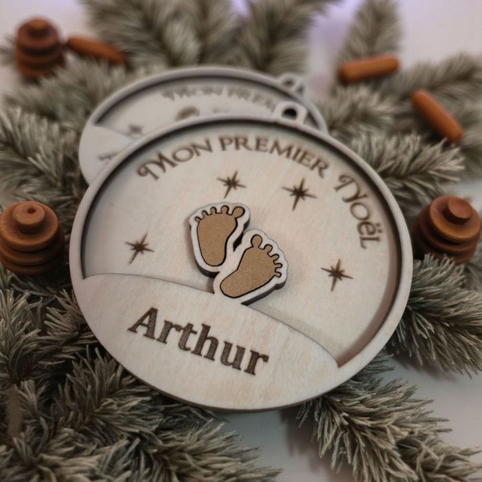 Boule de Noël en bois personnalisée