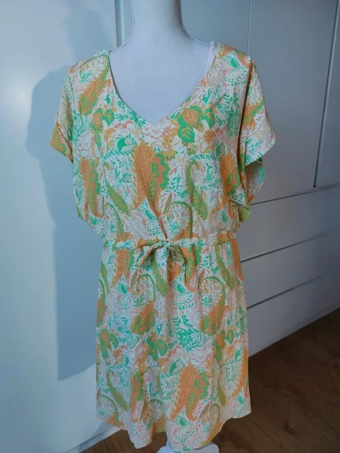 Robe manches courtes papillon