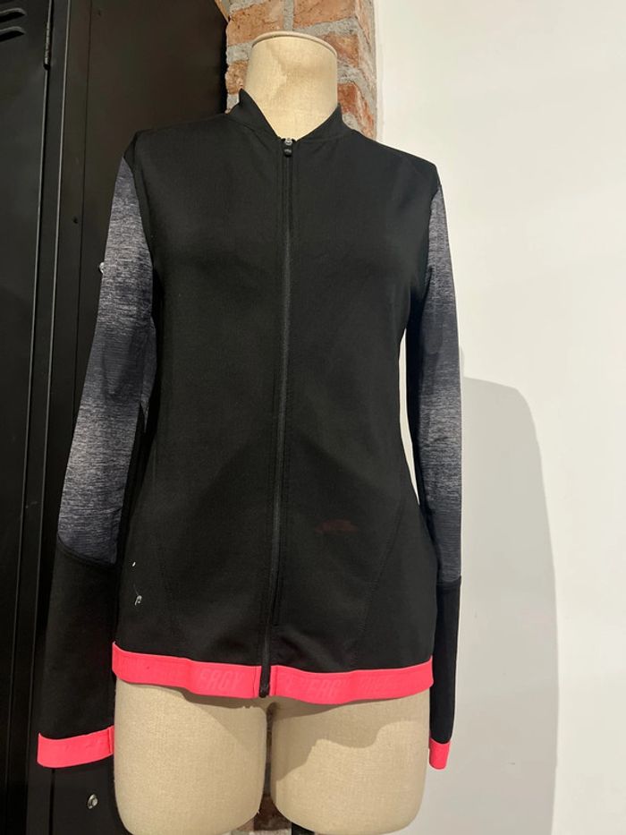 Veste sport à détacher