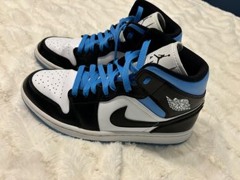 Air Jordan 1 MID