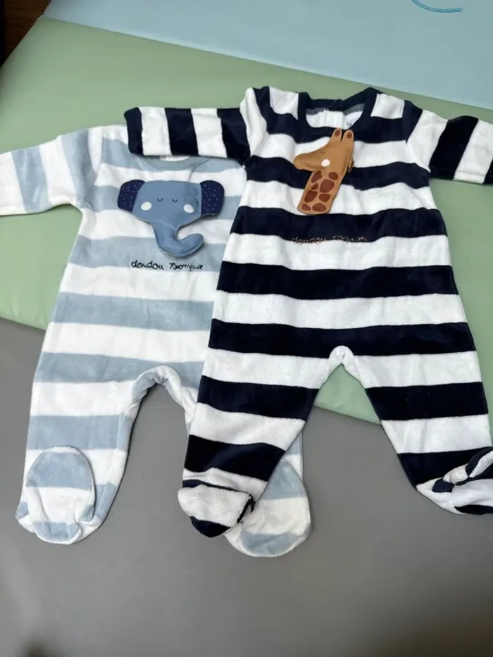 lot de 2 pyjamas absorba velours 1 mois