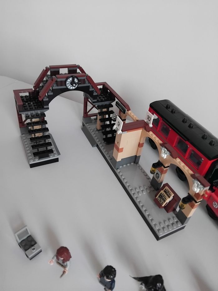 LEGO Harry Potter 75955 – Set Train Poudlard Express + Gare King’s Cross - photo numéro 3