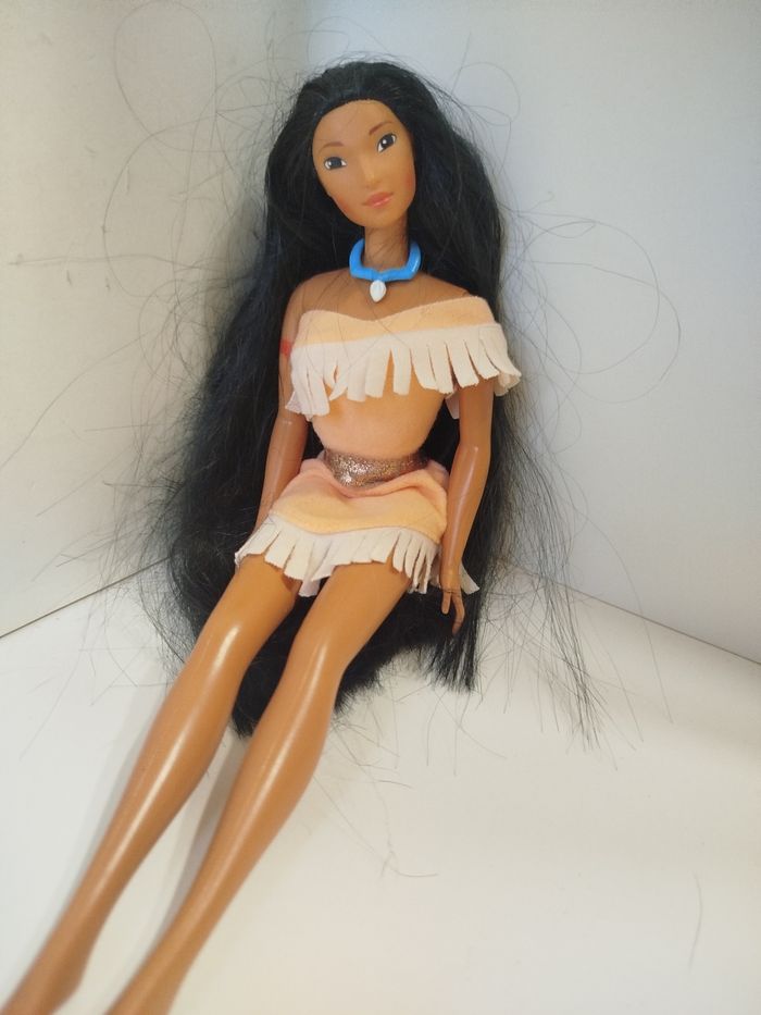 Poupée Pocahontas et sa machine à tresses - Vintage 90's - photo numéro 2