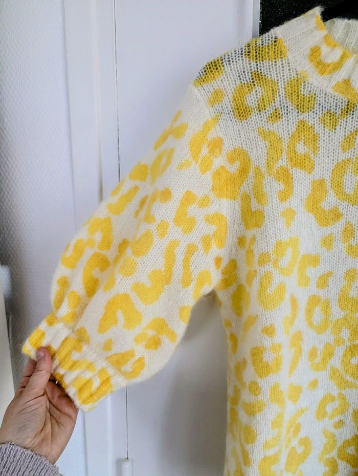 Pull léopard sezane jaune en laine manche bouffante taille 38 M - photo numéro 3