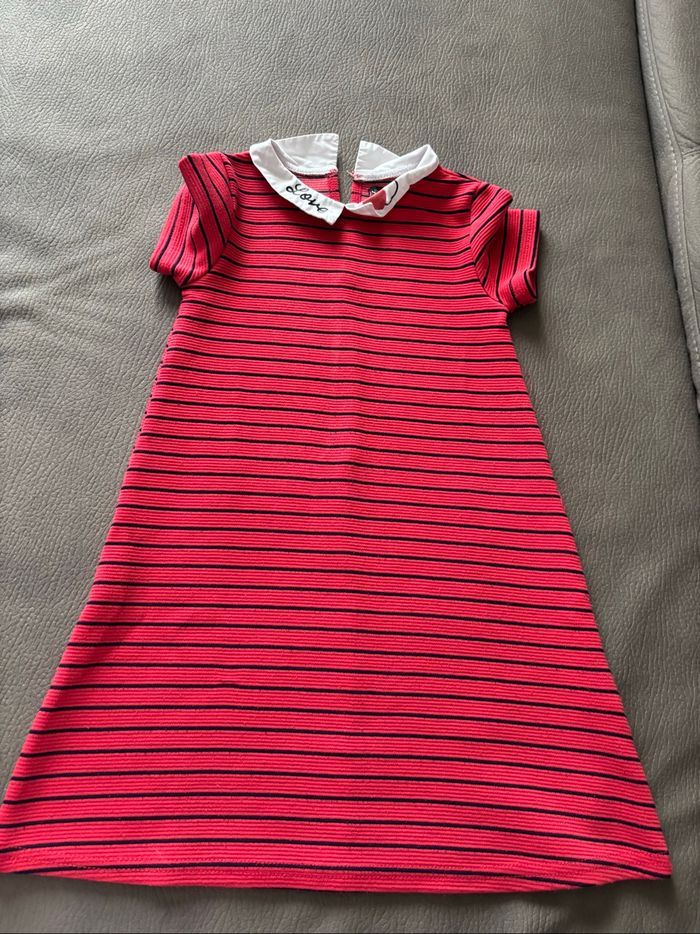 Robe à col Claudine rouge