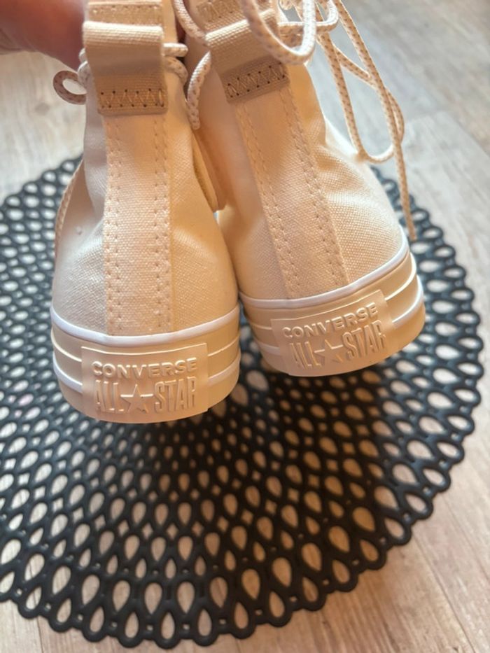 Converse beige rose modèle édition - photo numéro 3