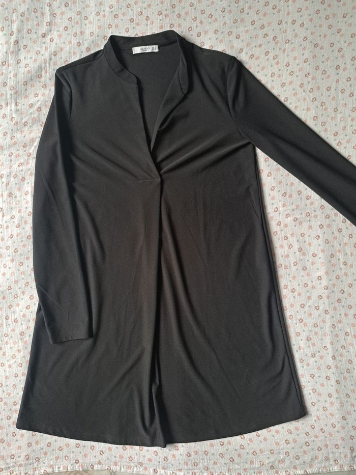 👗 Robe noire manches longues Mango - Taille M - Très bon état - photo numéro 1