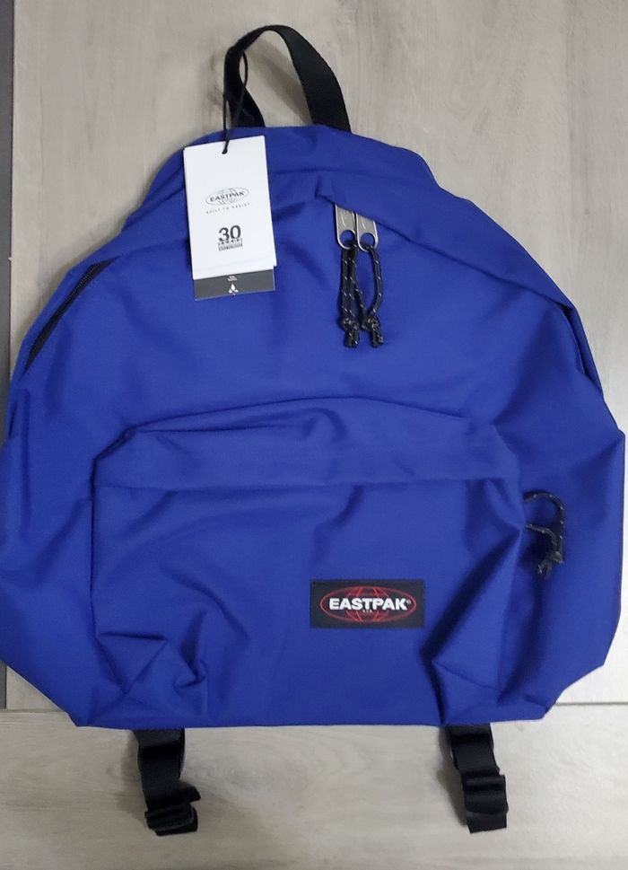 Sac à Dos EASTPAK 24L Neuf.