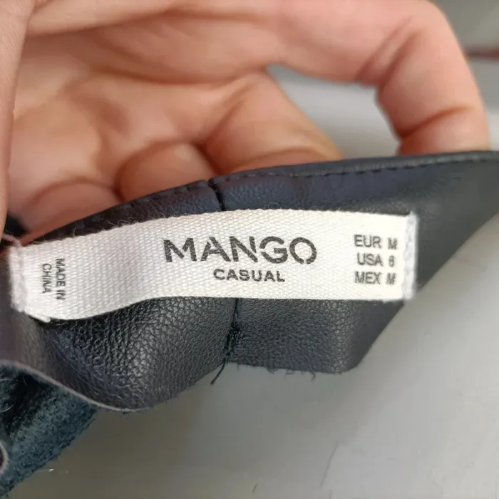 Robe Cuir Synthétique Mango Décolletée, Brodée rose rouge - dentelle clous métal - taille M A457 - photo numéro 7