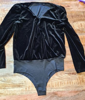 Blouse body taille M noir velour