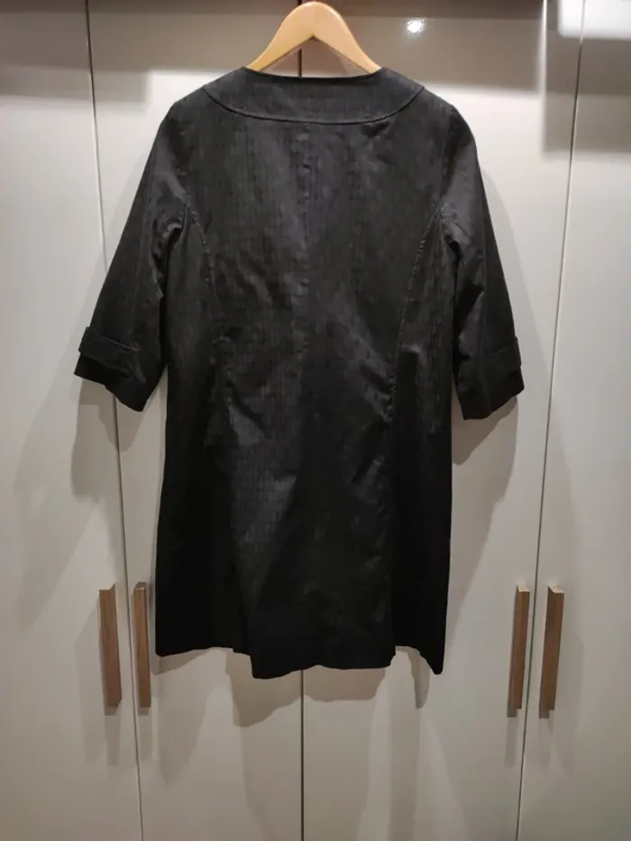 Trench noir - photo numéro 4