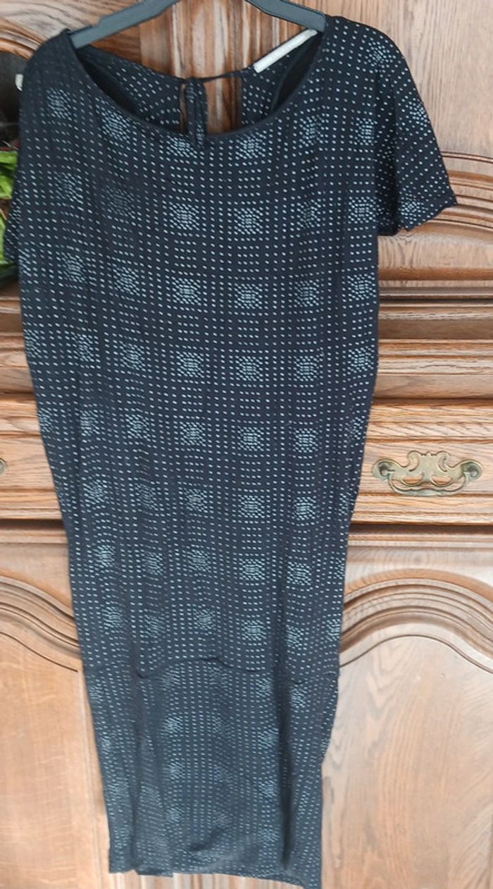 Robe décolleté dos taille 36