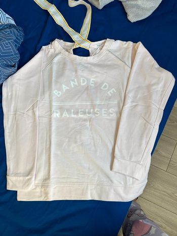 Pull léger Cache cache