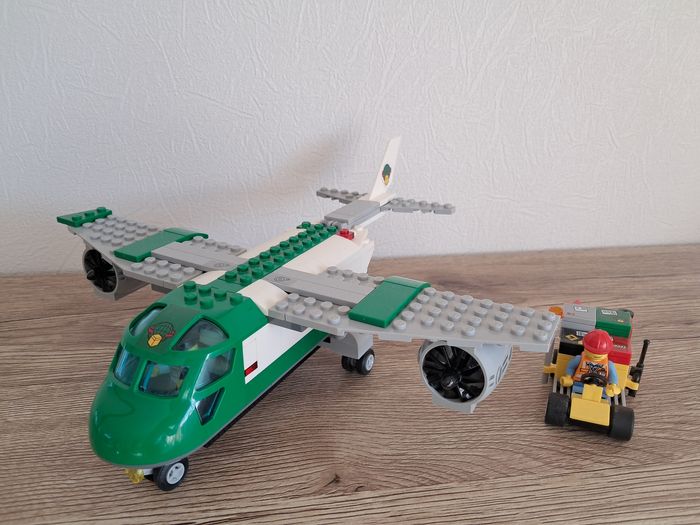 Avion cargo lego city 60101